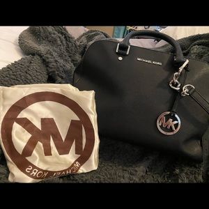 MICHAEL Michael Kors Blk Logo Key Fob Bowling NWOT